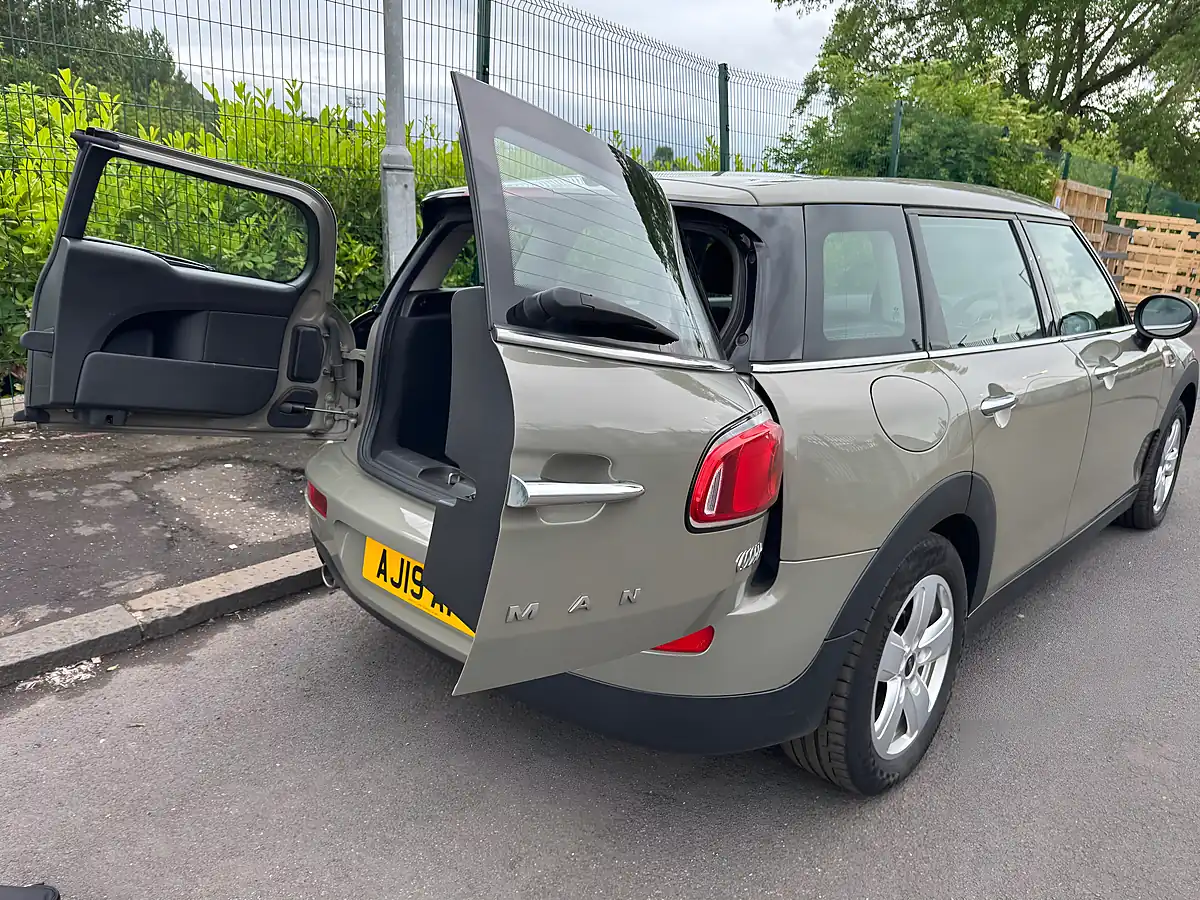 Used 2019 MINI Clubman Cooper Classic Emerald Grey - Interior and Exterior details 7