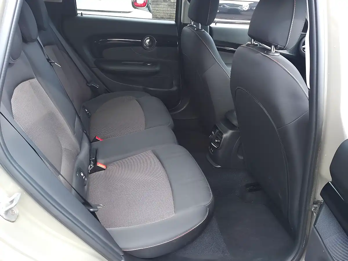 Used 2019 MINI Clubman Cooper Classic Emerald-Grey Metallic - Interior and Exterior details 15