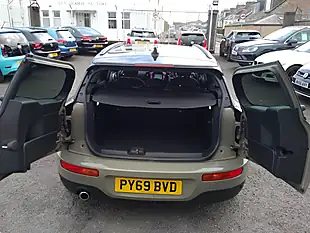 Used 2019 MINI Clubman Cooper Classic Emerald-Grey Metallic - Interior and Exterior details 17