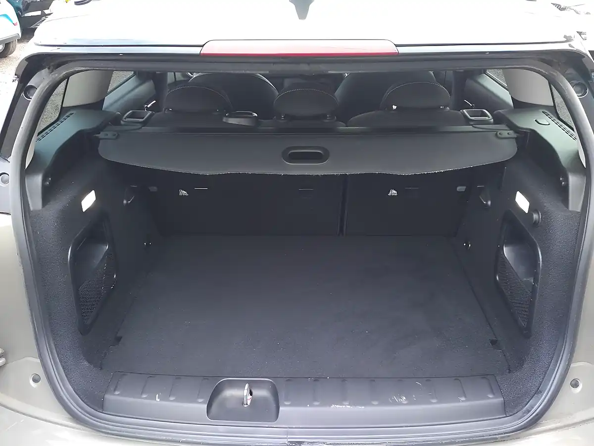 Used 2019 MINI Clubman Cooper Classic Emerald-Grey Metallic - Interior and Exterior details 18