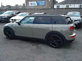Used 2019 MINI Clubman Cooper Classic Emerald-Grey Metallic - Interior and Exterior details 3