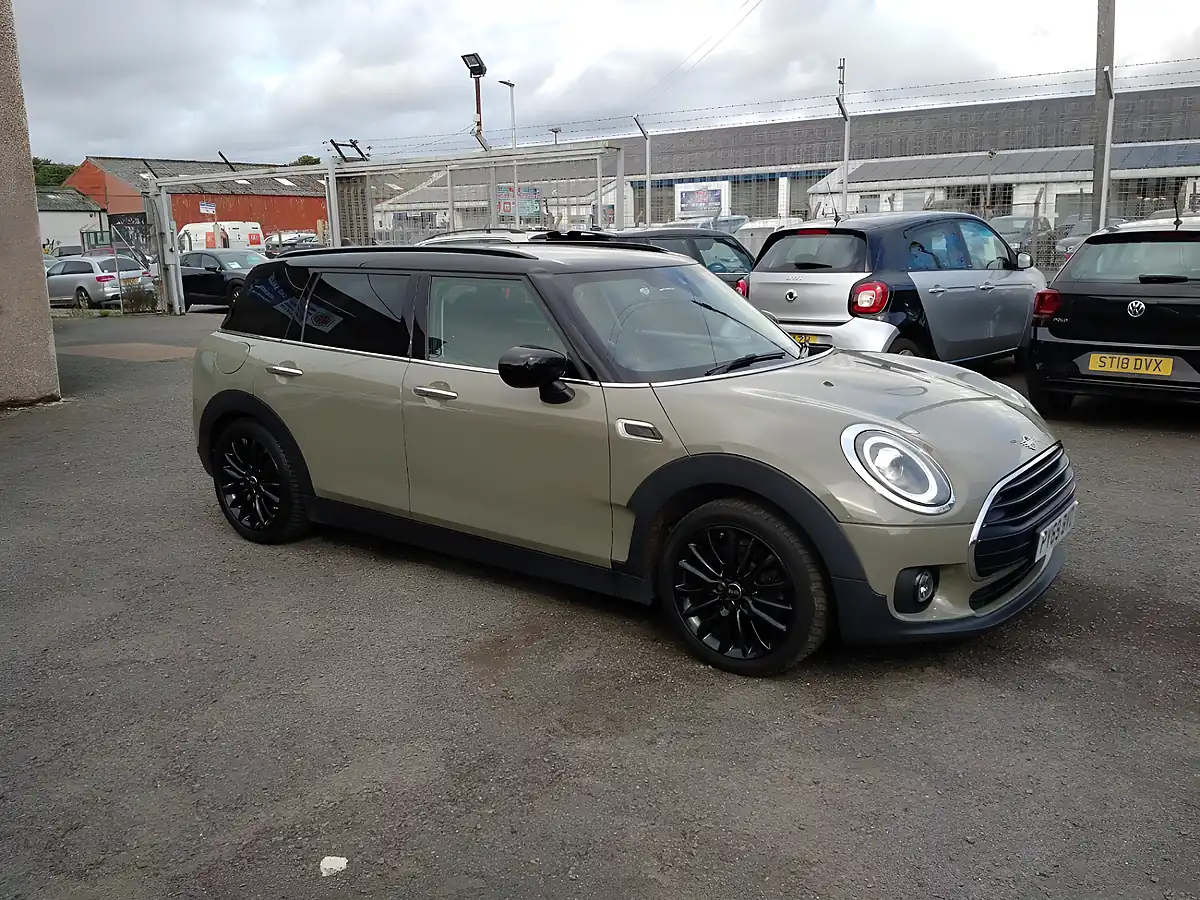 Used 2019 MINI Clubman Cooper Classic Emerald-Grey Metallic - Interior and Exterior details 8