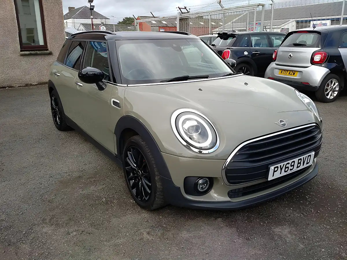 Used 2019 MINI Clubman Cooper Classic Emerald-Grey Metallic - Interior and Exterior details 9