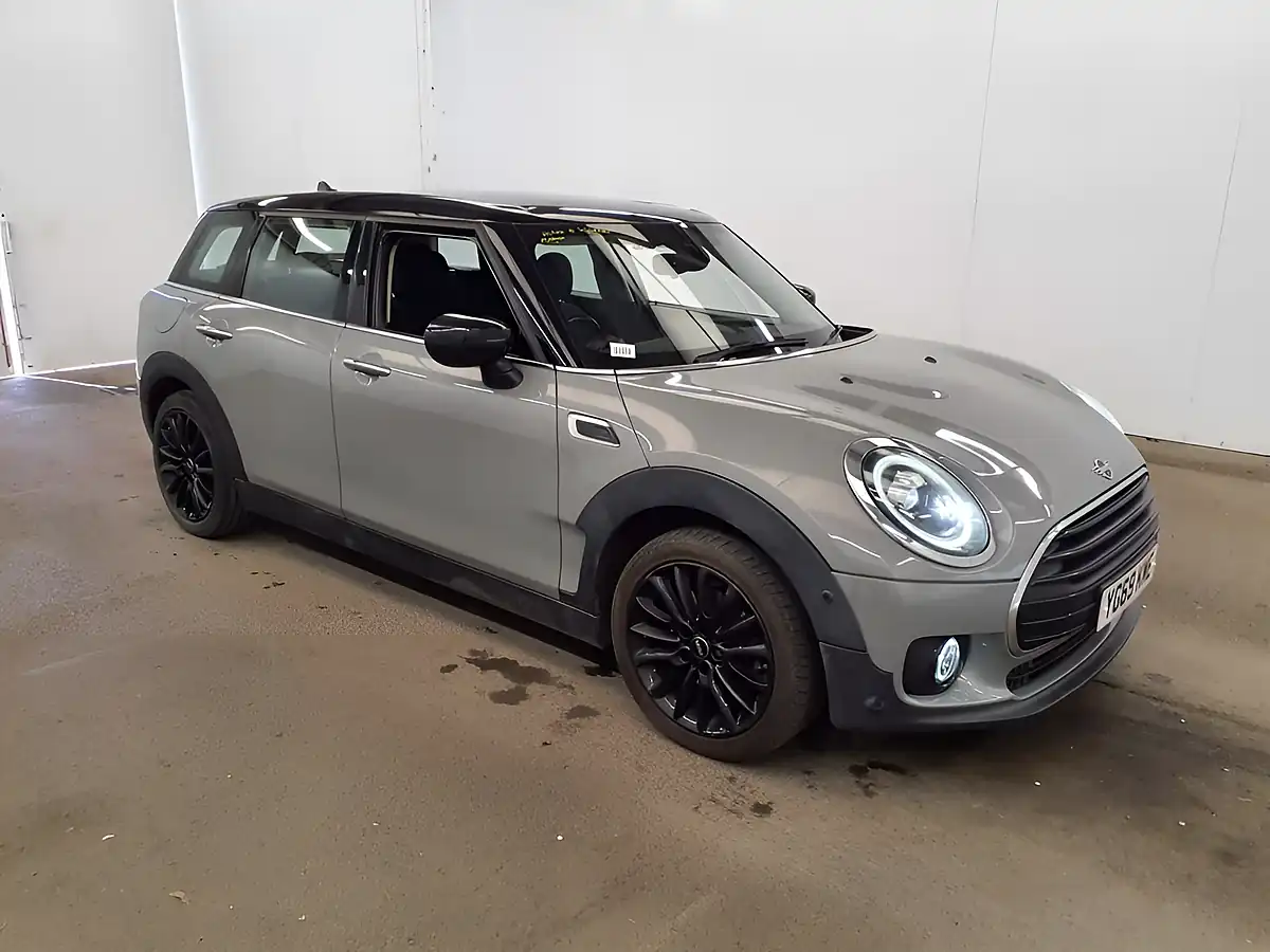 Used 2019 MINI Clubman Cooper Classic Grey - Front View