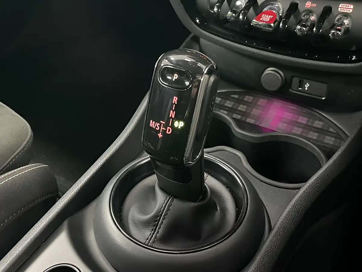 Used 2019 MINI Clubman Cooper Sport White - Interior and Exterior details 3