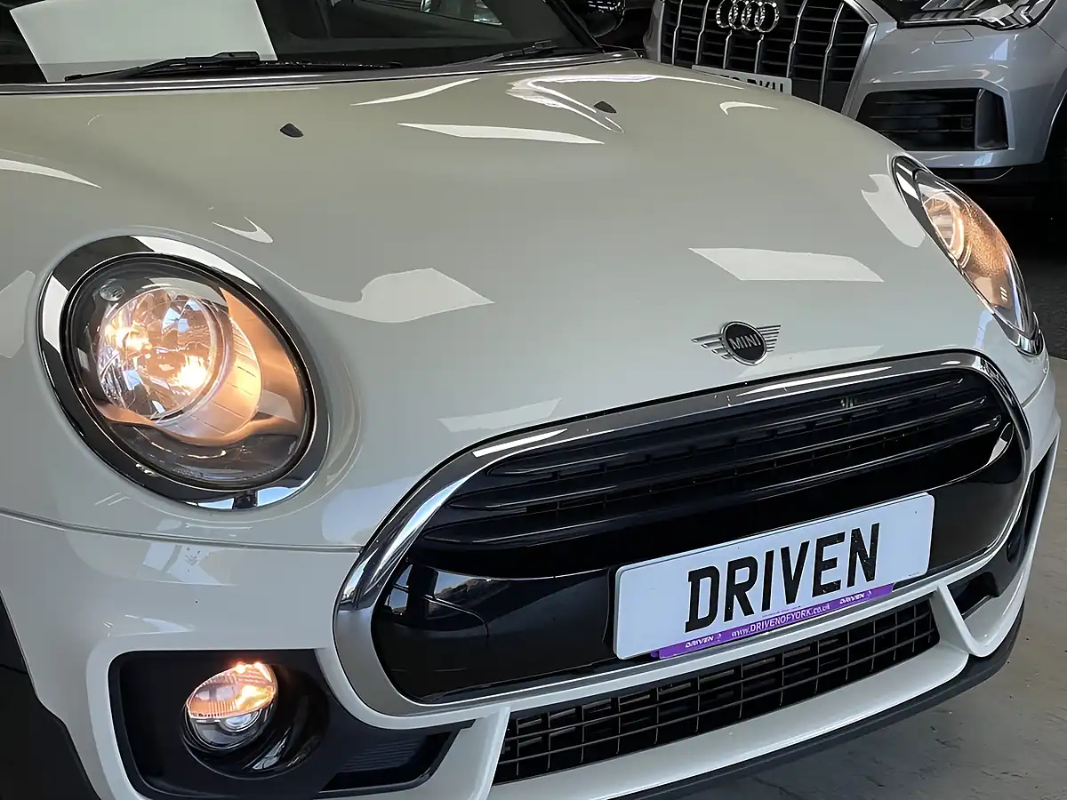 Used 2019 MINI Clubman Cooper Sport White - Interior and Exterior details 5