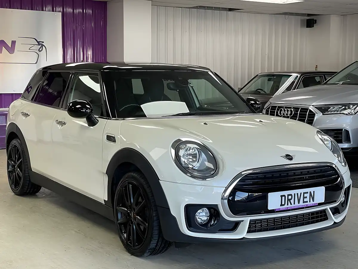 Used 2019 MINI Clubman Cooper Sport White - Interior and Exterior details 6