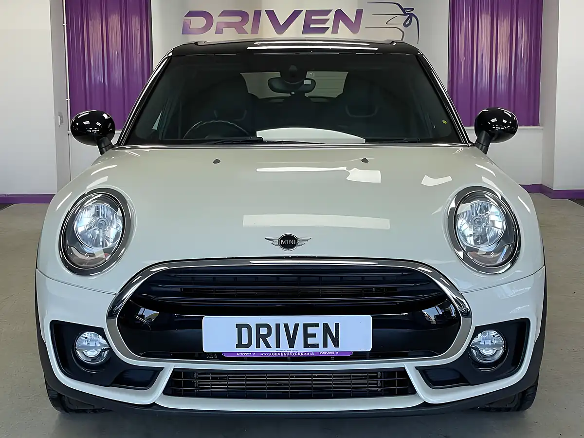 Used 2019 MINI Clubman Cooper Sport White - Interior and Exterior details 7