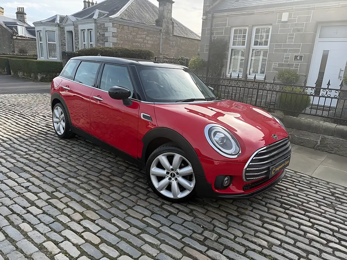 Used 2019 MINI Clubman Exclusive Chilli Red - Front View