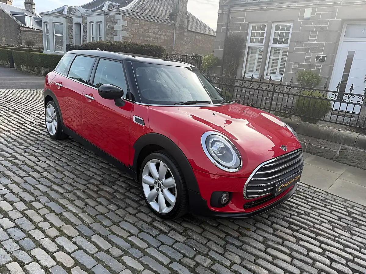 Used 2019 MINI Clubman Exclusive Chilli Red - Interior and Exterior details 9