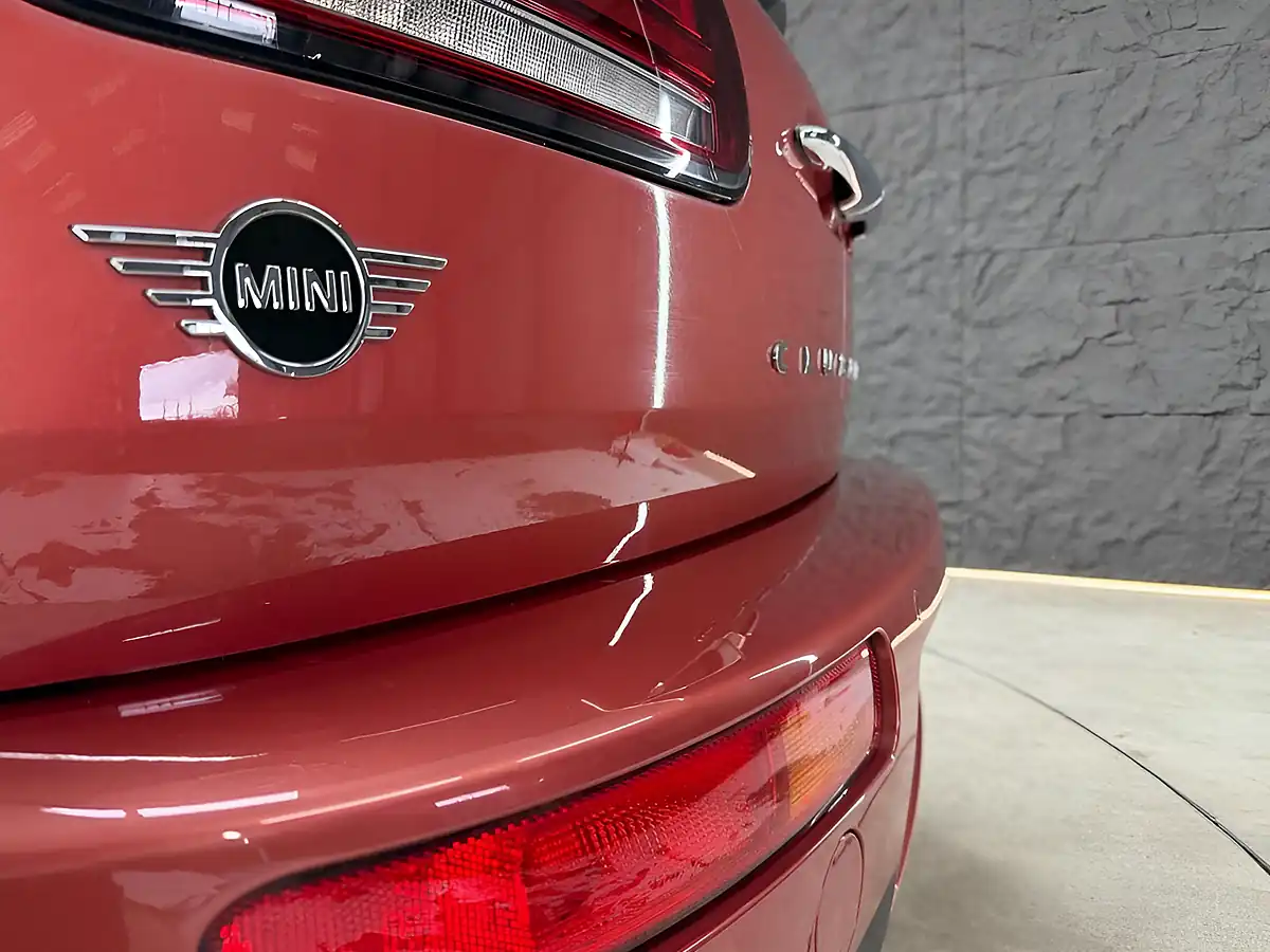 Used 2019 MINI Clubman Exclusive Indian Summer Red - Interior and Exterior details 19