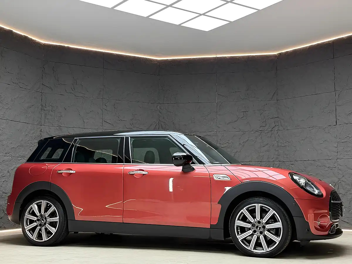 Used 2019 MINI Clubman Exclusive Indian Summer Red - Interior and Exterior details 3