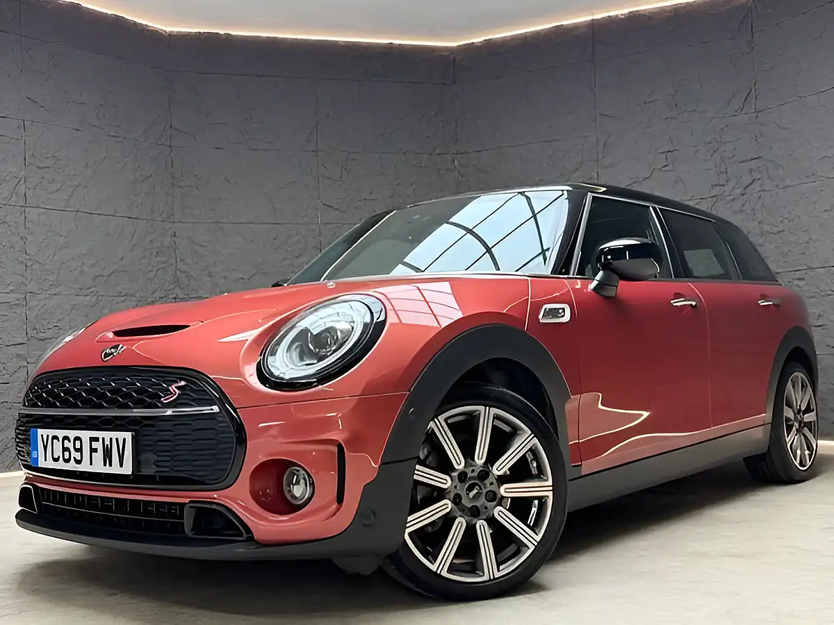 Used 2019 MINI Clubman Exclusive Indian Summer Red - Interior and Exterior details 4