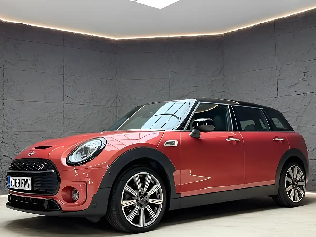 Used 2019 MINI Clubman Exclusive Indian Summer Red - Interior and Exterior details 5