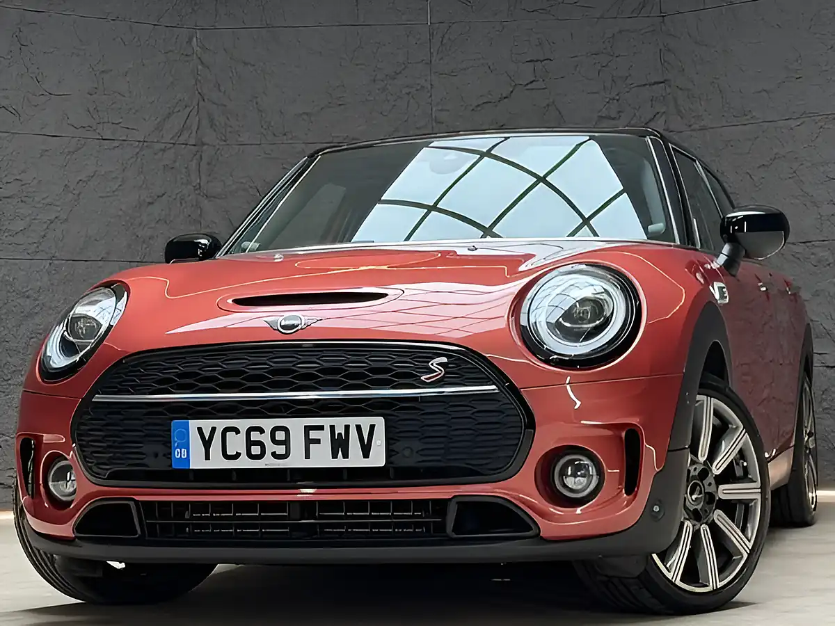 Used 2019 MINI Clubman Exclusive Indian Summer Red - Interior and Exterior details 6