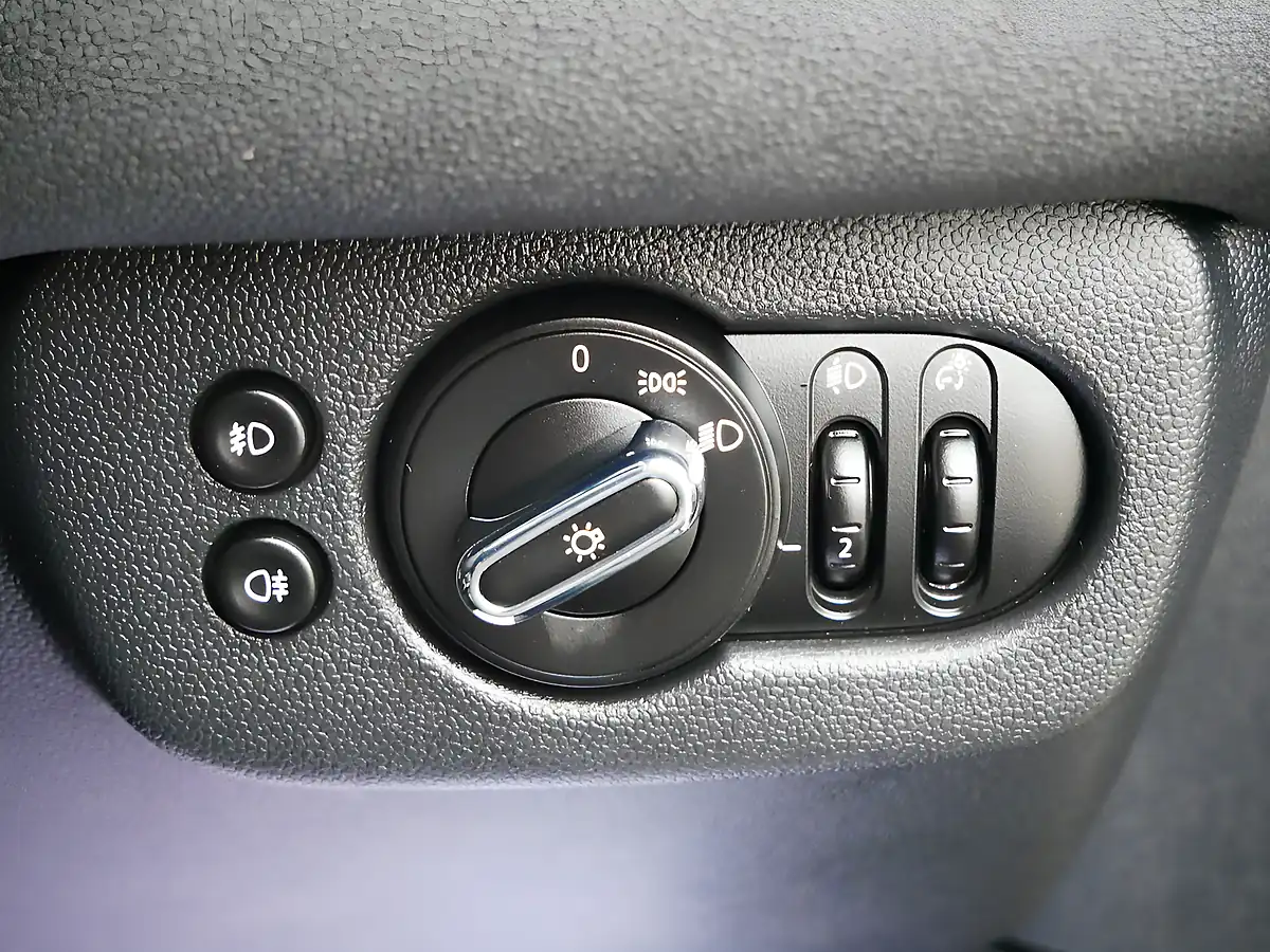 Used 2019 MINI Clubman Exclusive Starlight Blue - Interior and Exterior details 15