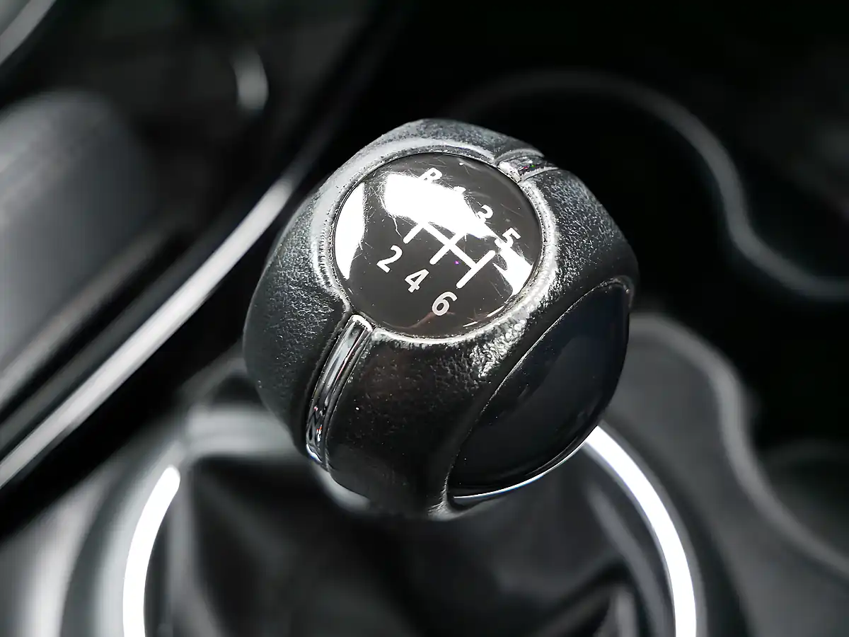Used 2019 MINI Clubman Exclusive Starlight Blue - Interior and Exterior details 17