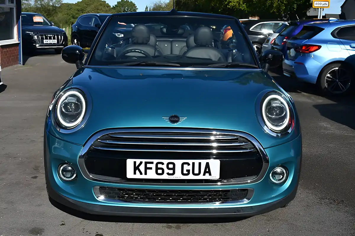 Used 2019 MINI Convertible Cooper Exclusive Blue - Interior and Exterior details 3