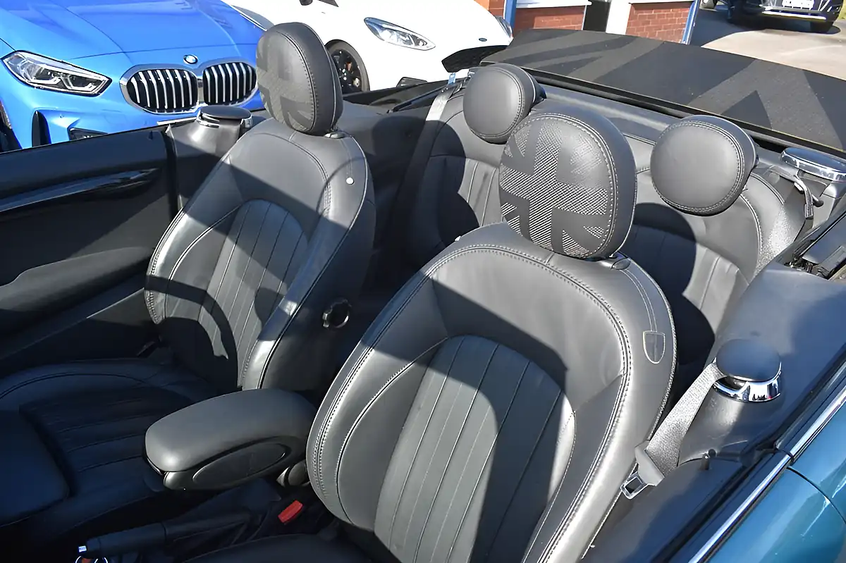 Used 2019 MINI Convertible Cooper Exclusive Blue - Interior and Exterior details 7