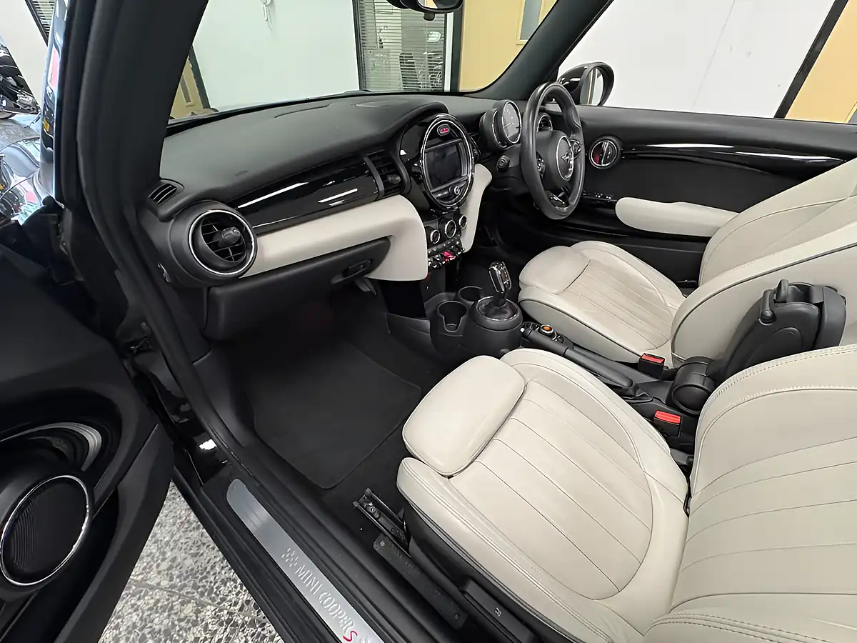 Used 2019 MINI Convertible Exclusive Black - Interior and Exterior details 13