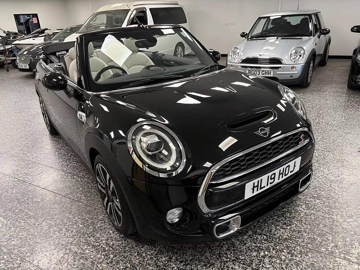 Used 2019 MINI Convertible Exclusive Black - Interior and Exterior details 8