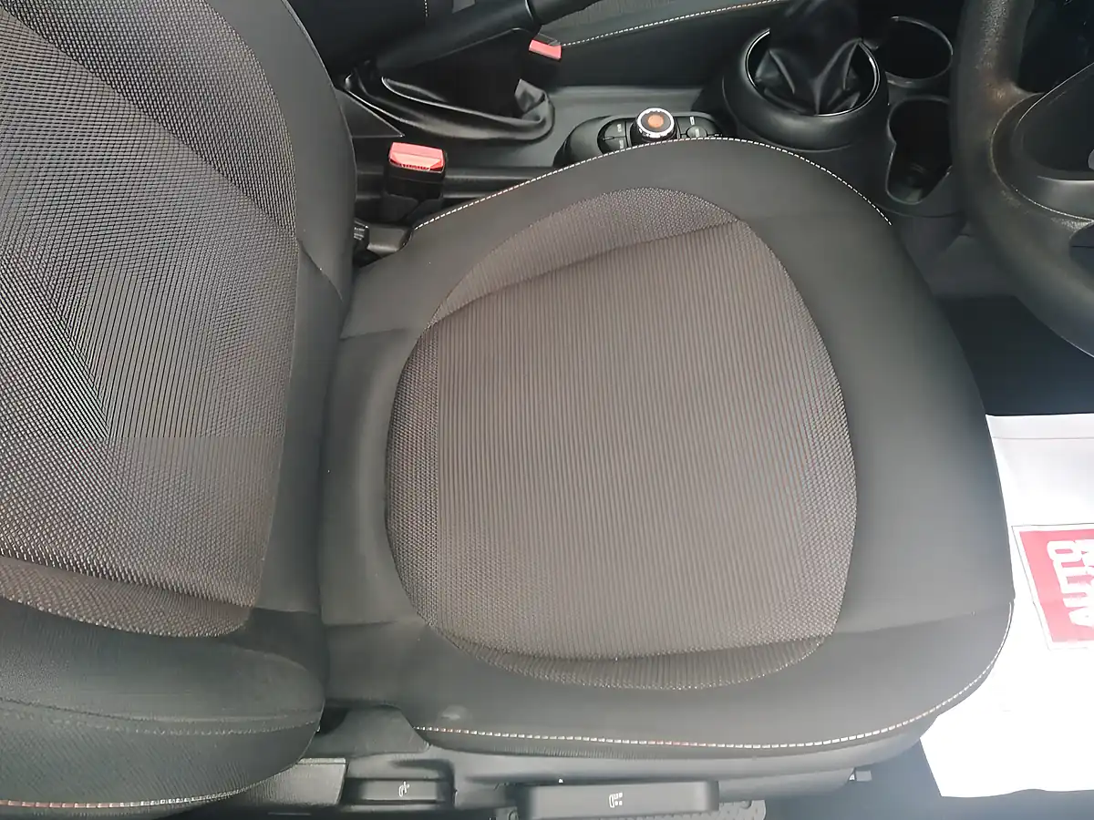 Used 2019 MINI Cooper Classic White - Interior and Exterior details 10