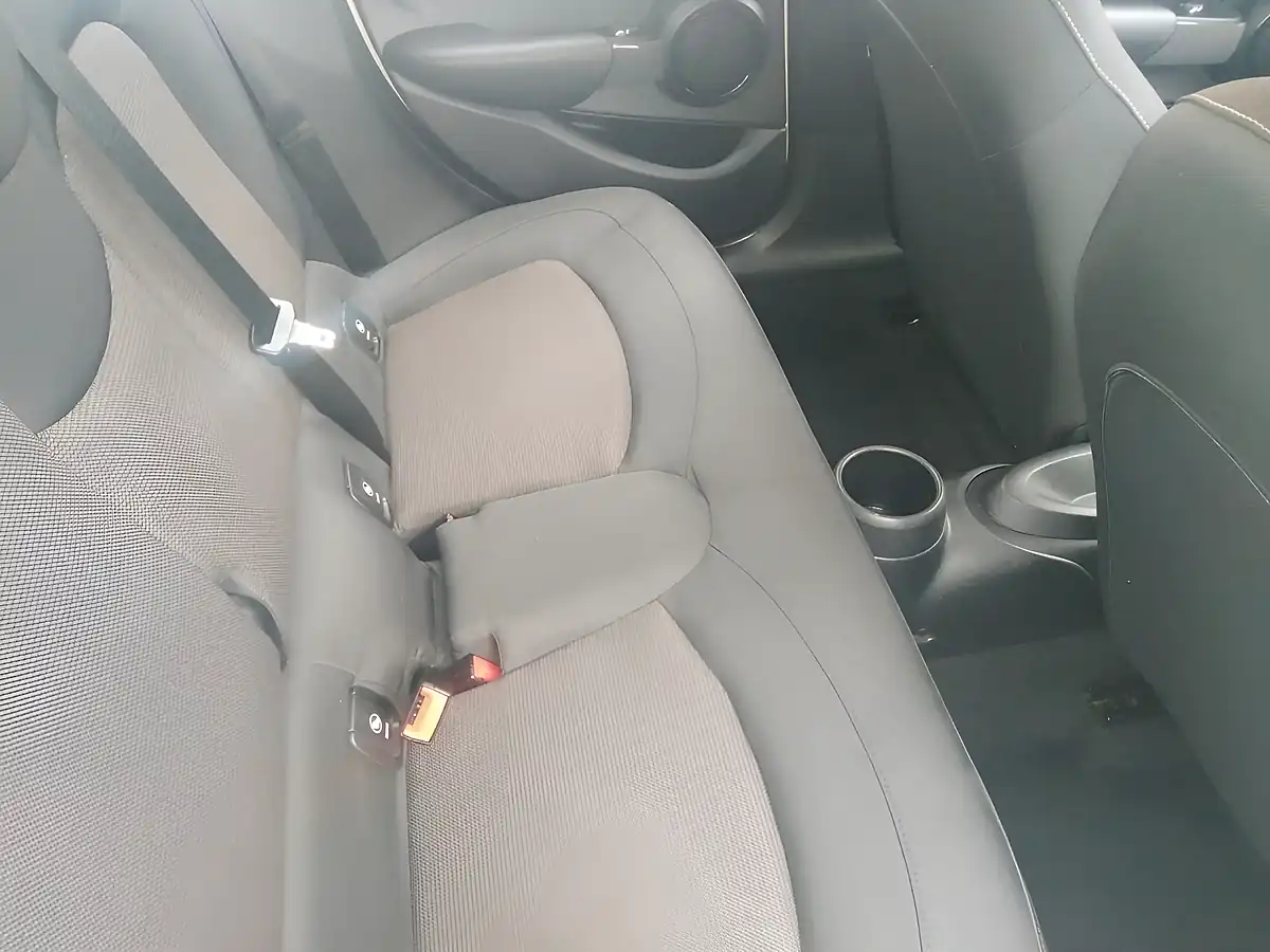 Used 2019 MINI Cooper Classic White - Interior and Exterior details 13