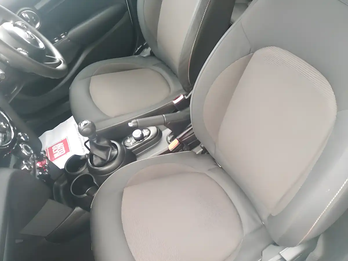 Used 2019 MINI Cooper Classic White - Interior and Exterior details 17