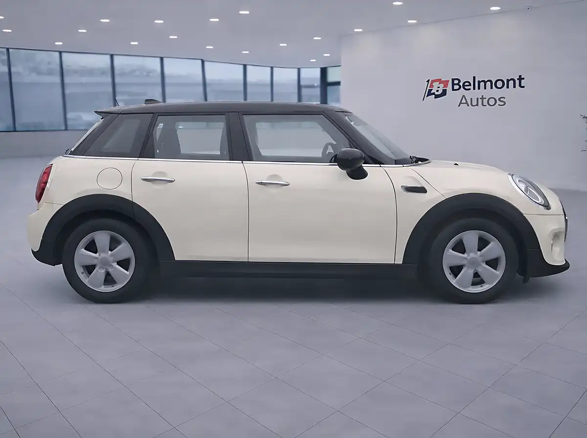 Used 2019 MINI Cooper Classic White - Interior and Exterior details 2