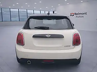 Used 2019 MINI Cooper Classic White - Interior and Exterior details 4