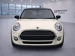 Used 2019 MINI Cooper Classic White - Interior and Exterior details 7