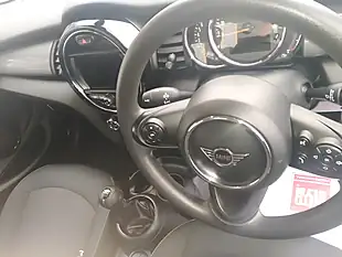 Used 2019 MINI Cooper Classic White - Interior and Exterior details 8