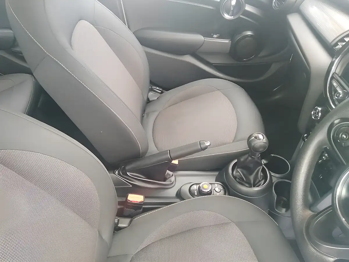 Used 2019 MINI Cooper Classic White - Interior and Exterior details 9