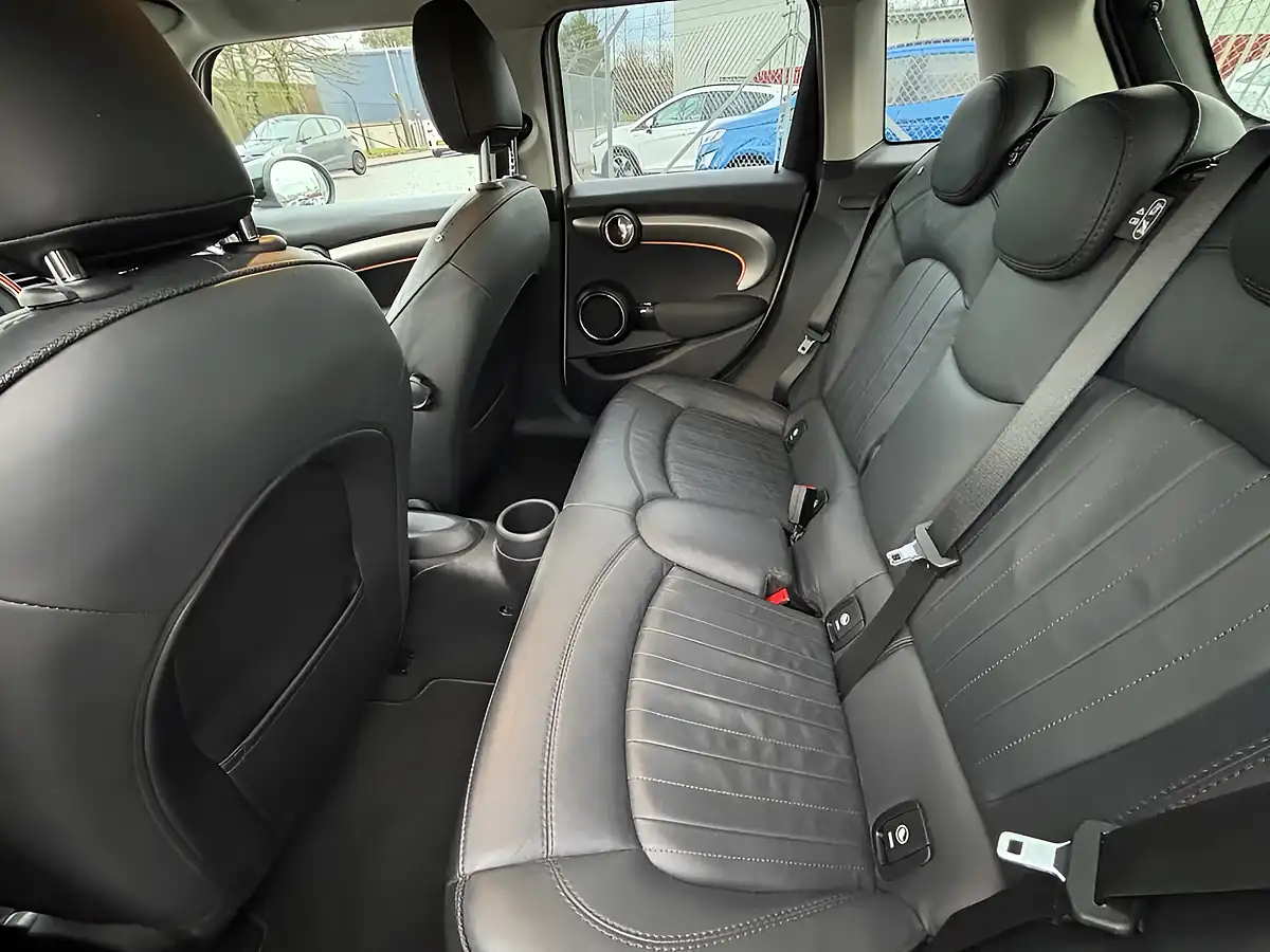 Used 2019 MINI Cooper Exclusive Silver - Interior and Exterior details 11