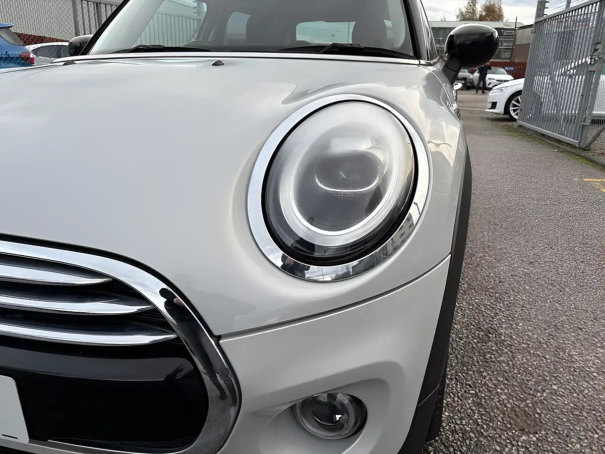 Used 2019 MINI Cooper Exclusive Silver - Interior and Exterior details 14