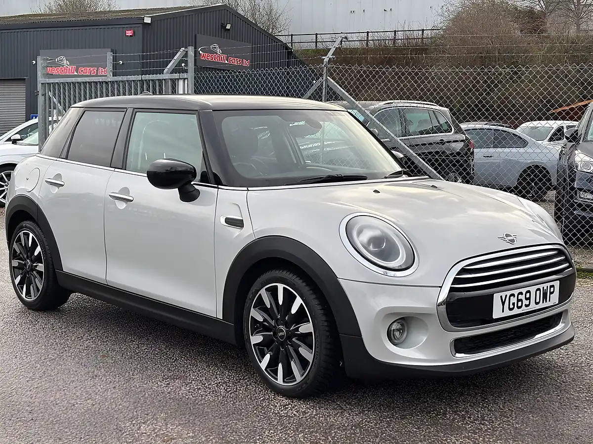 Used 2019 MINI Cooper Exclusive Silver - Interior and Exterior details 2