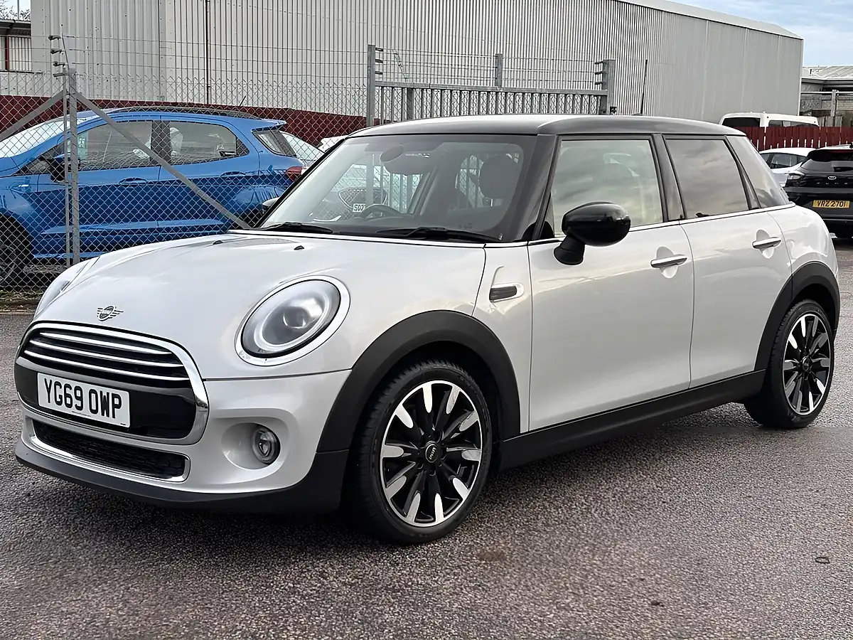 Used 2019 MINI Cooper Exclusive Silver - Interior and Exterior details 3