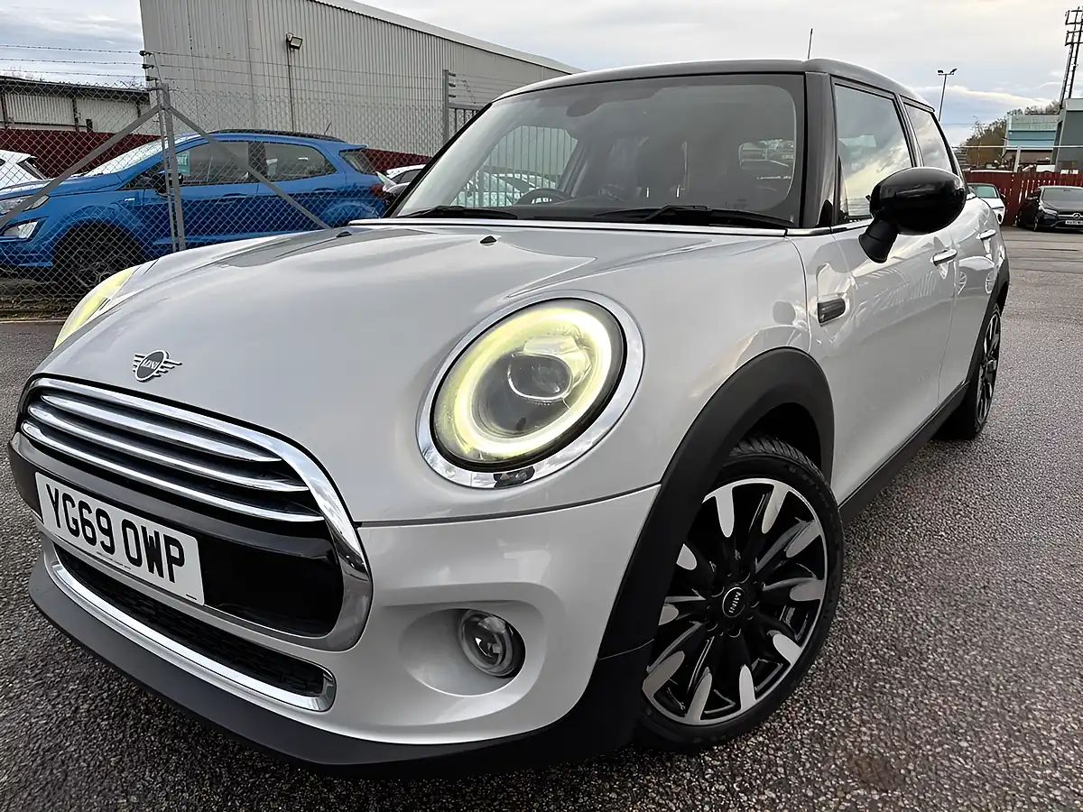 Used 2019 MINI Cooper Exclusive Silver - Interior and Exterior details 4