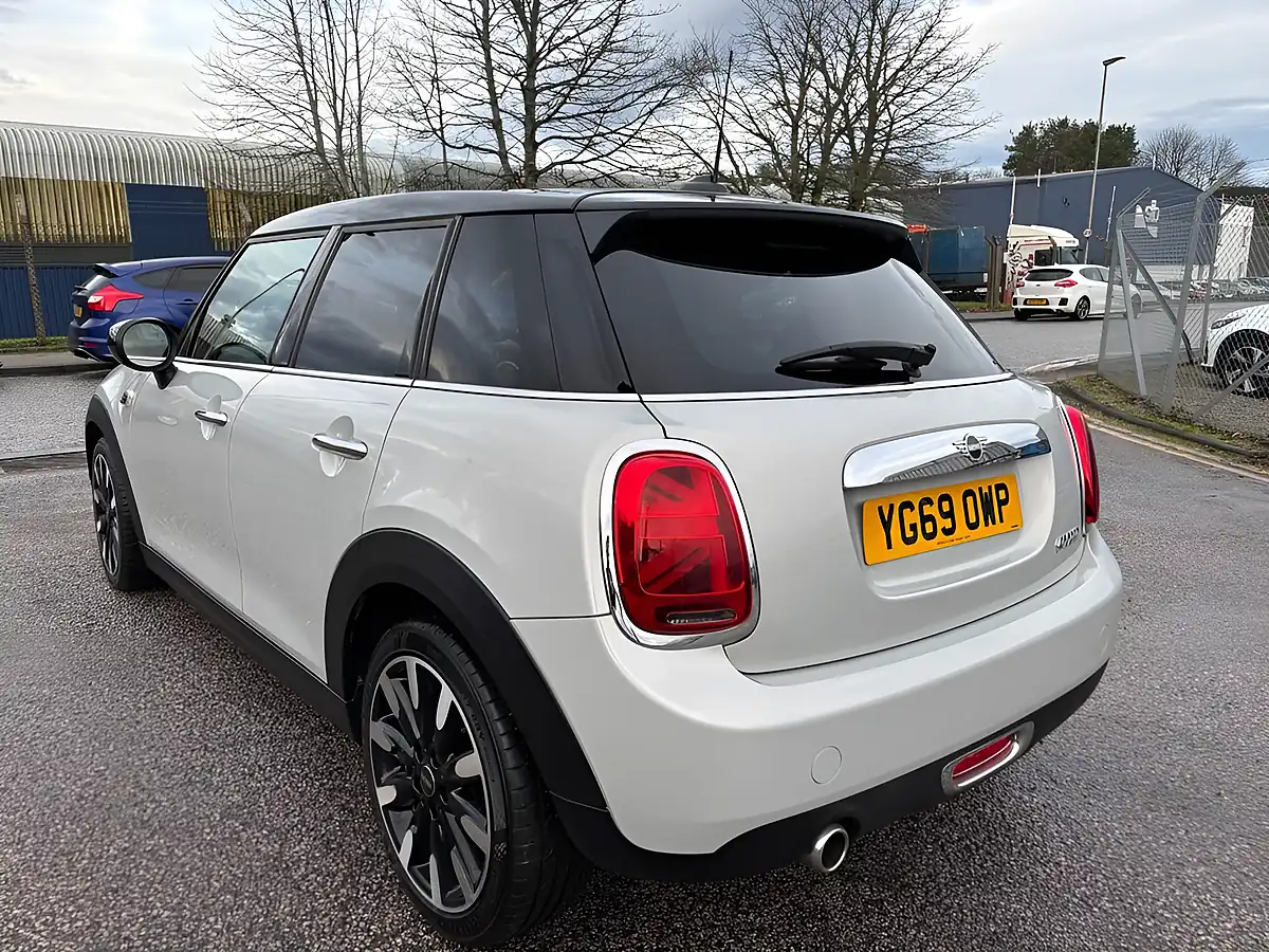 Used 2019 MINI Cooper Exclusive Silver - Interior and Exterior details 8