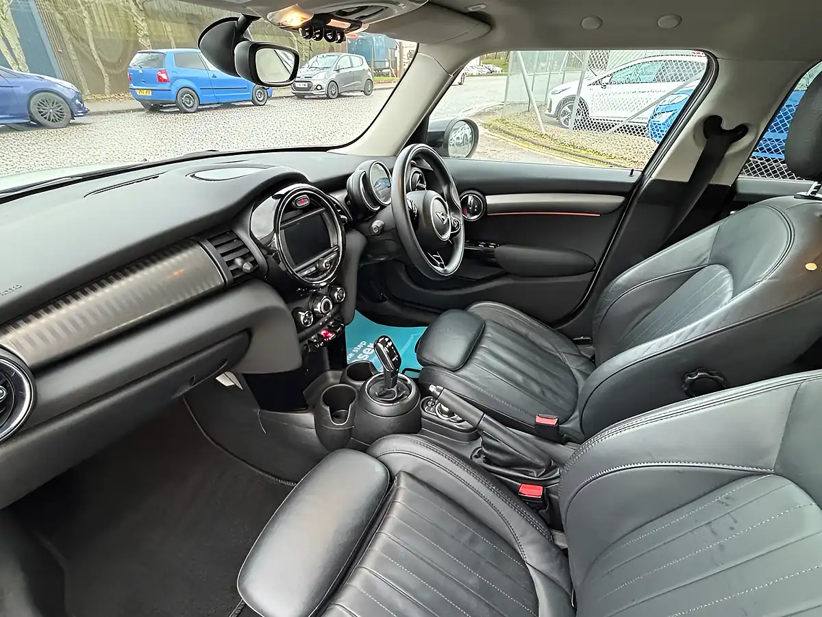Used 2019 MINI Cooper Exclusive Silver - Interior and Exterior details 9