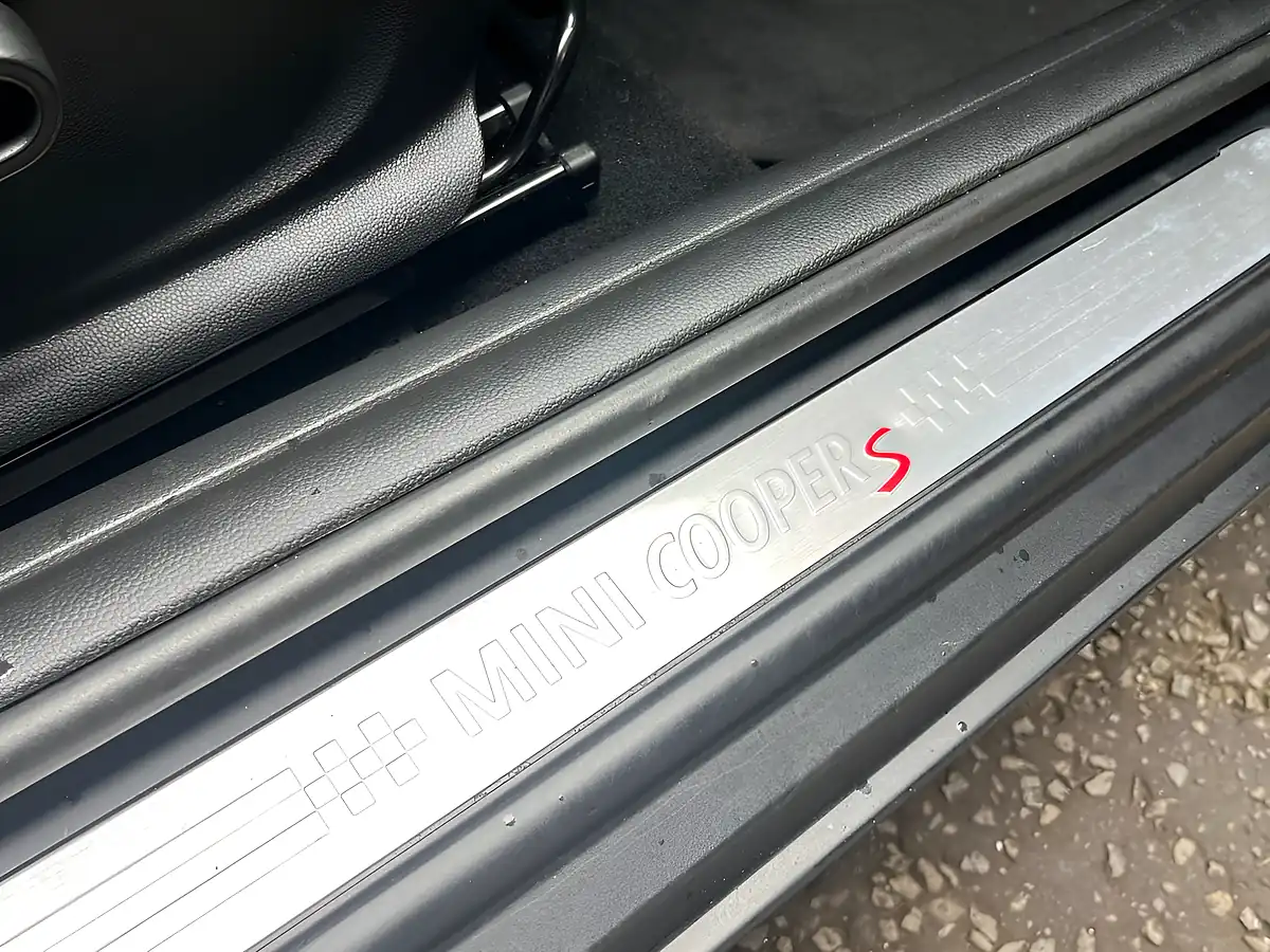 Used 2019 MINI Cooper S Classic Thunder Grey - Interior and Exterior details 20