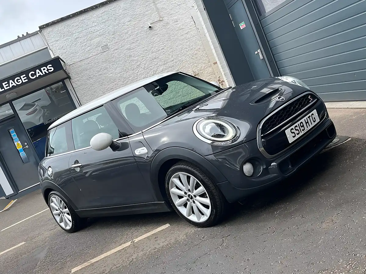 Used 2019 MINI Cooper S Classic Thunder Grey - Interior and Exterior details 6