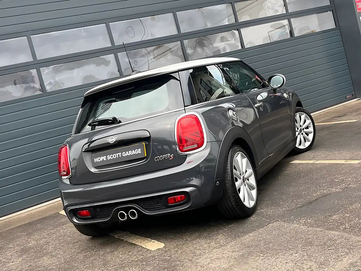Used 2019 MINI Cooper S Classic Thunder Grey - Interior and Exterior details 9