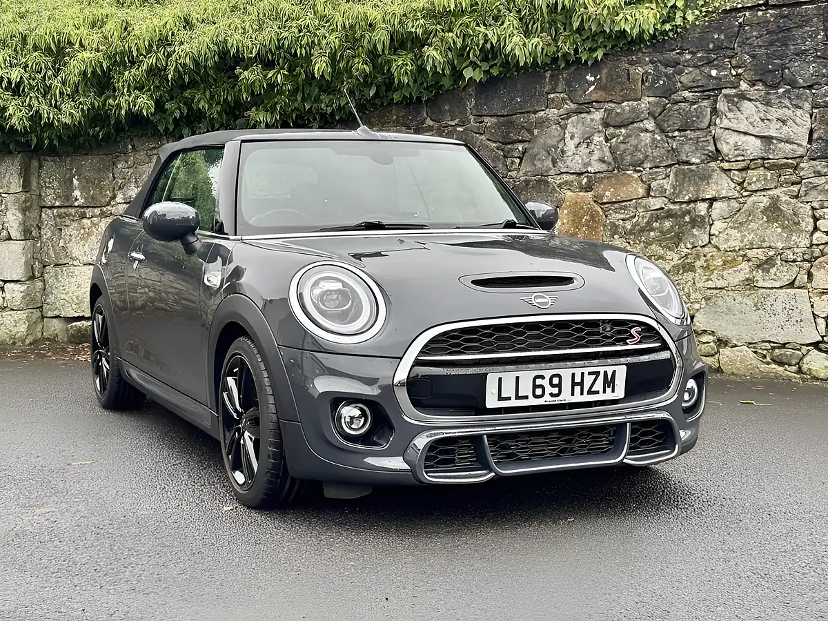 Used 2019 MINI Cooper Sport Thunder Grey - Interior and Exterior details 17