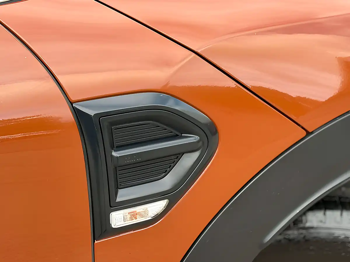 Used 2019 MINI Countryman Classic Chestnut - Interior and Exterior details 10