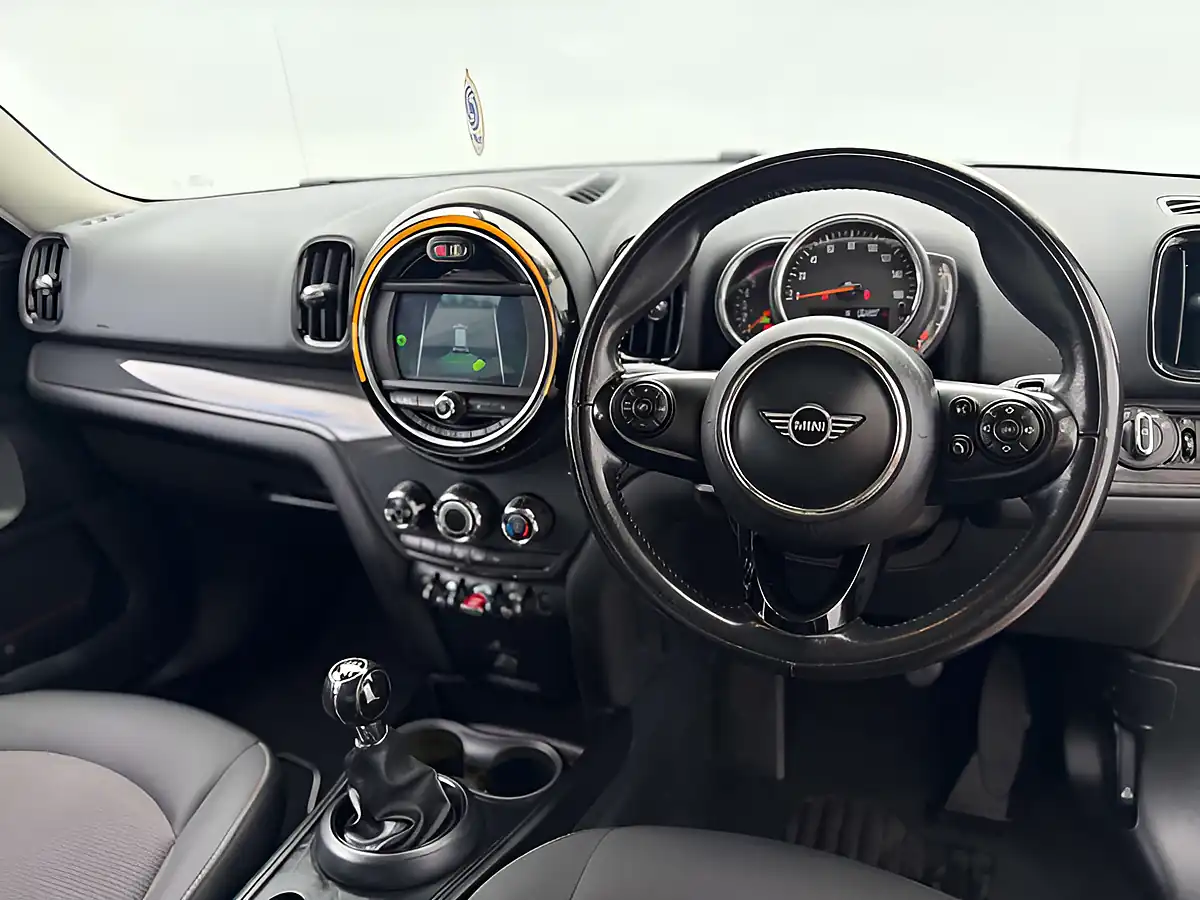 Used 2019 MINI Countryman Classic Chestnut - Interior and Exterior details 17