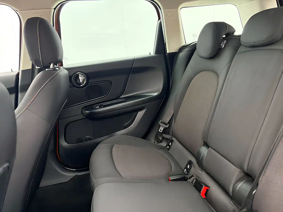 Used 2019 MINI Countryman Classic Chestnut - Interior and Exterior details 18