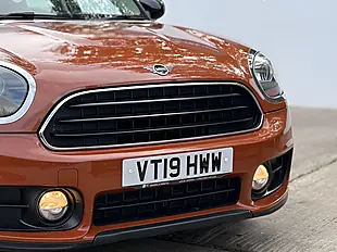 Used 2019 MINI Countryman Classic Chestnut - Interior and Exterior details 4