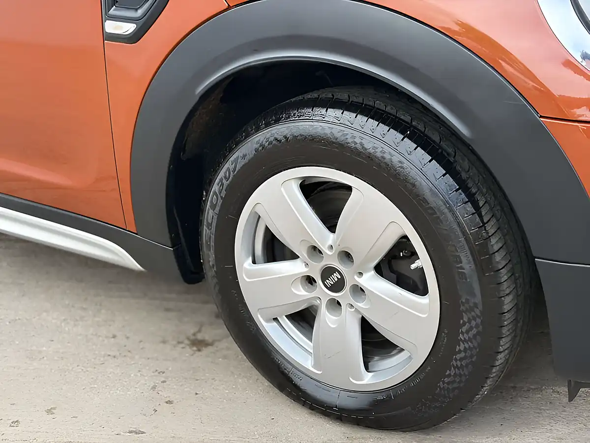 Used 2019 MINI Countryman Classic Chestnut - Interior and Exterior details 6