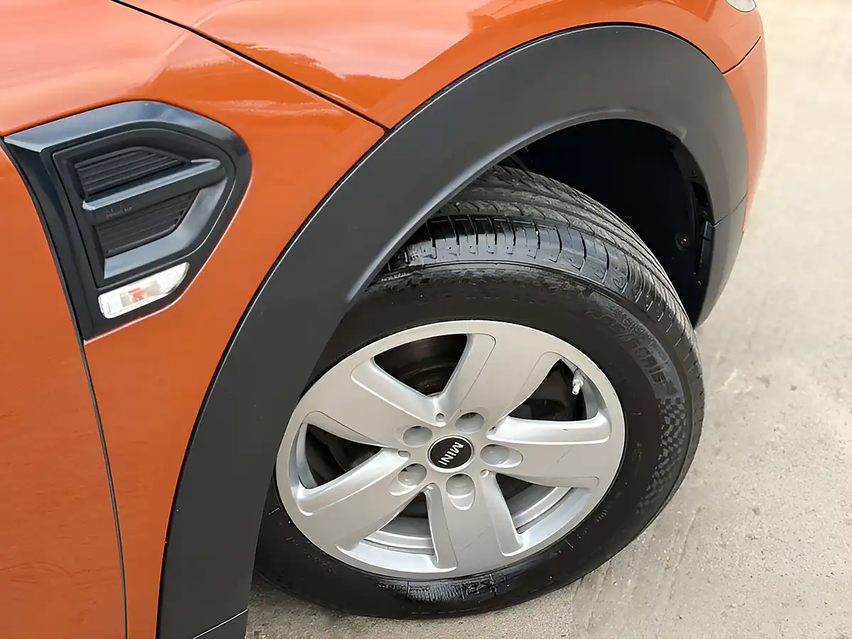 Used 2019 MINI Countryman Classic Chestnut - Interior and Exterior details 7